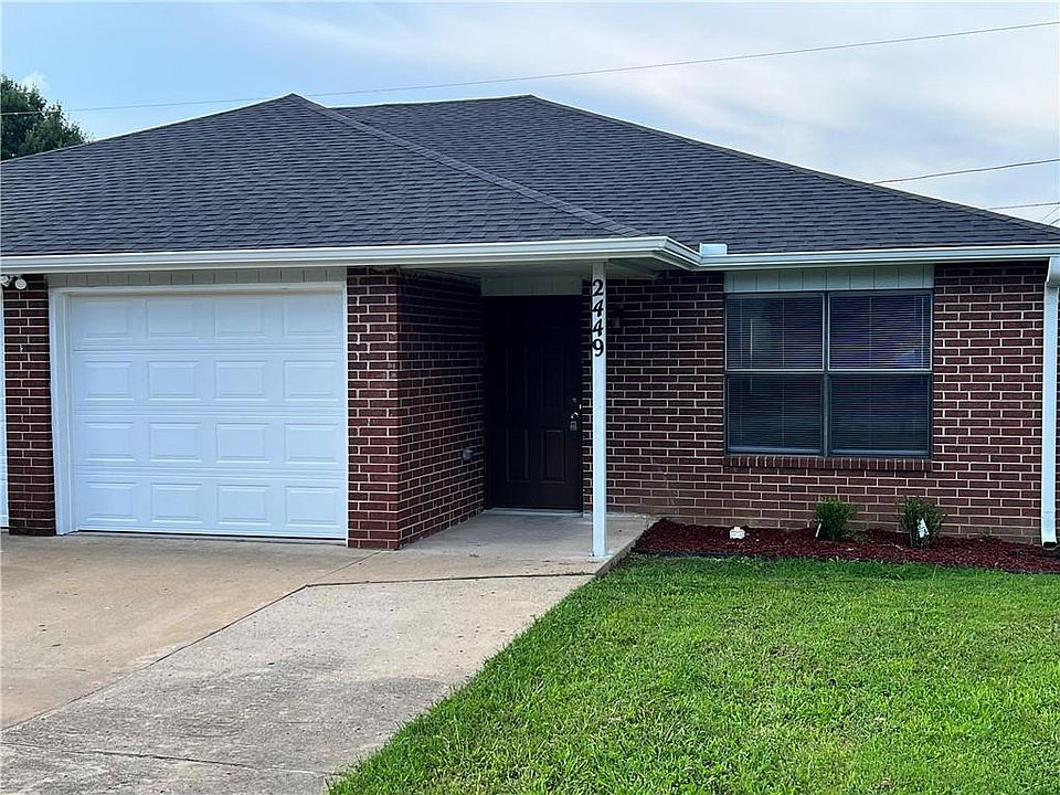 1st image of 2449 W Yvonne Dr