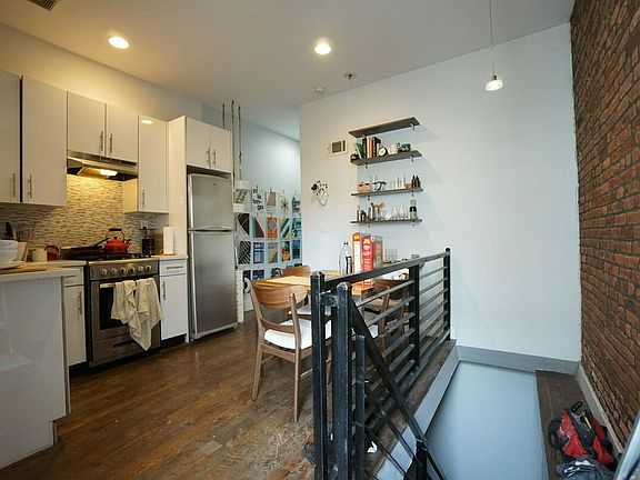 4th image of 823 Saint Johns Pl APT 1C