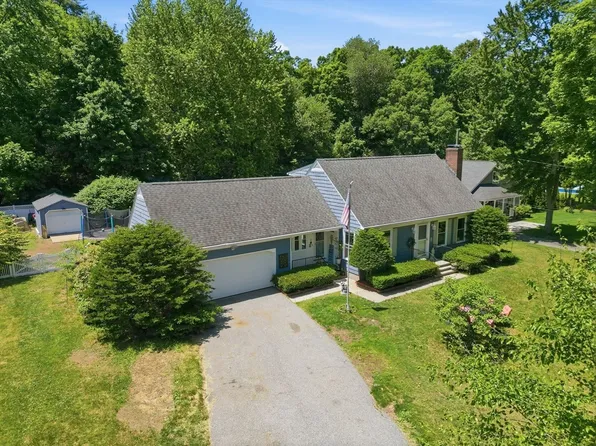 64 Senator St, Springfield, MA 01129