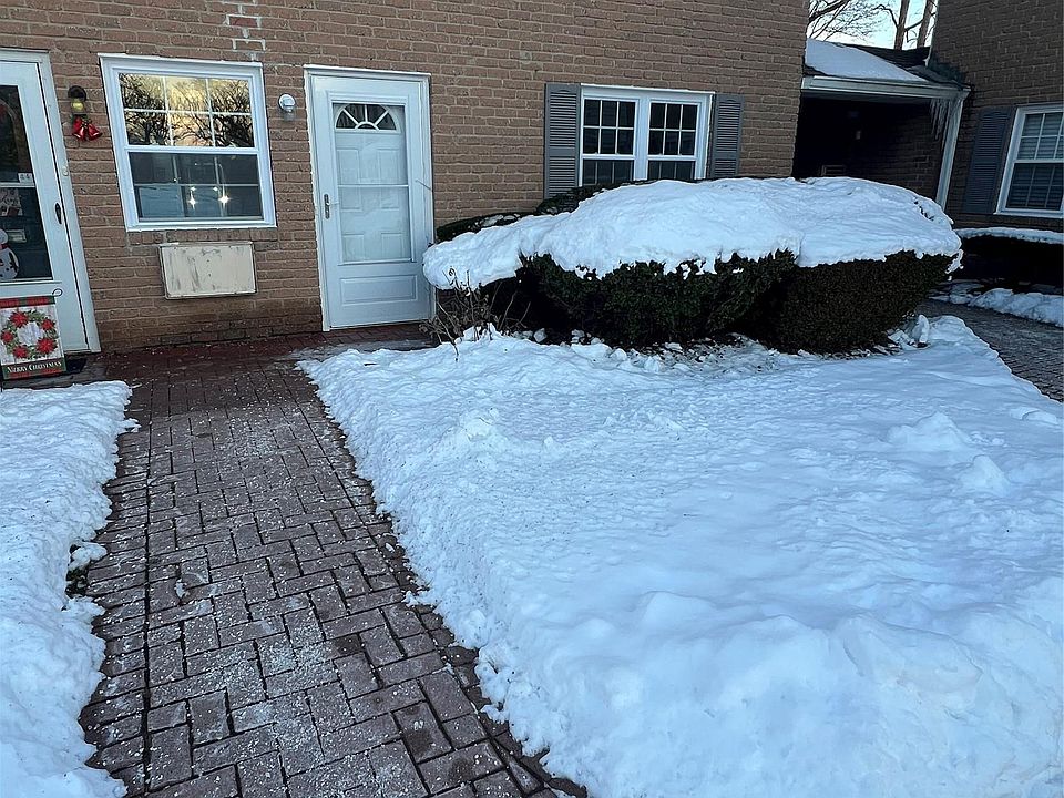 1st image of 43 Springwood Drive