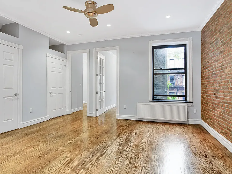 450 W 50th St #4R