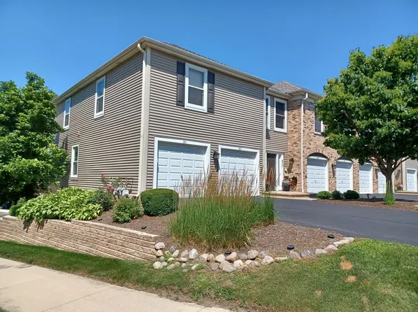 477 Village Green Rd Unit 201A, Naperville, IL 60540