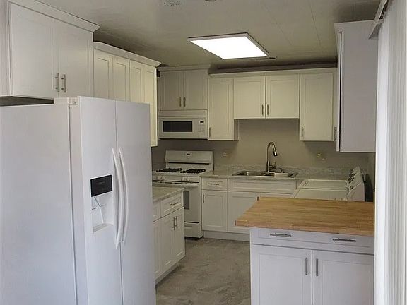 4th image of 120 E Pacific Ave