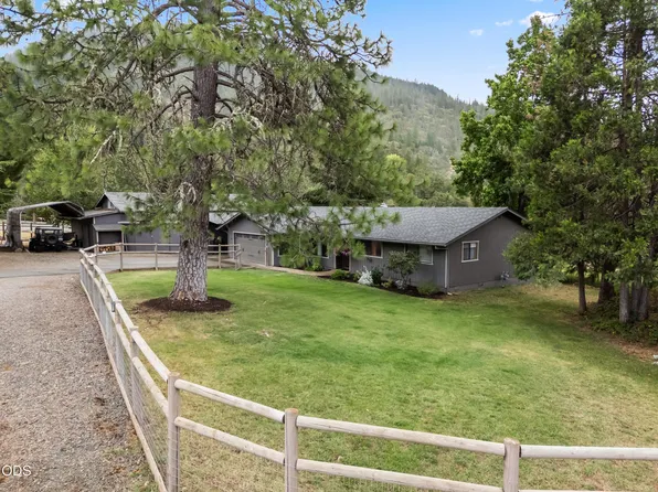 555 Grouse Creek Rd, Grants Pass, OR 97526