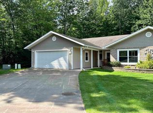 128 Forest Ridge Dr, Marquette, MI 49855