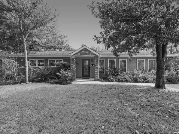 1320 Woodvine Dr, Houston, TX 77055