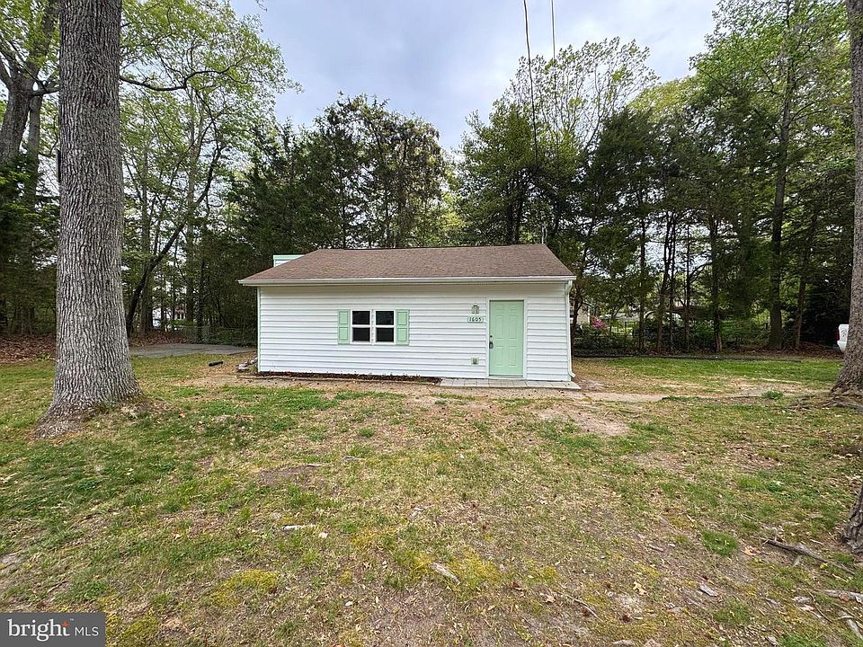 1st image of 1605 Lakeview Dr