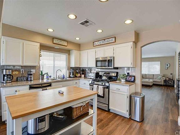 3rd image of 945 Wyngate Dr