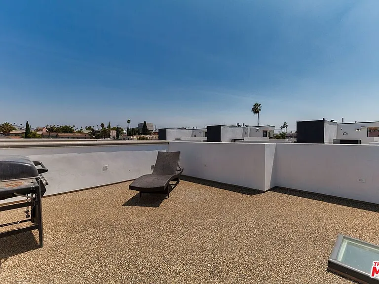 4826 W Pickford — Photo 40