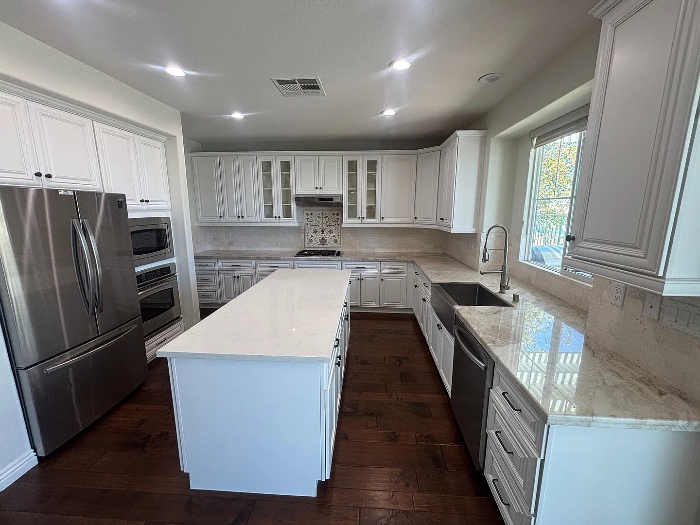 Spacious 4-Bedroom Home with Solar & RV Parking in Palmdale! : — Photo 4