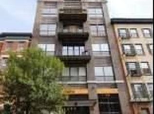 152 W Huron St #3, Chicago, IL 60654