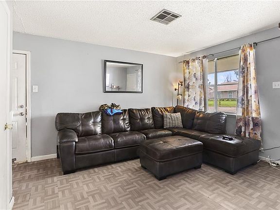 3rd image of 169 Maderia Dr