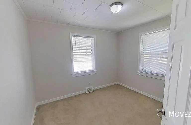 412 Hamby St — Photo 34