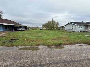 821 Benavides St, Robstown, TX 78380