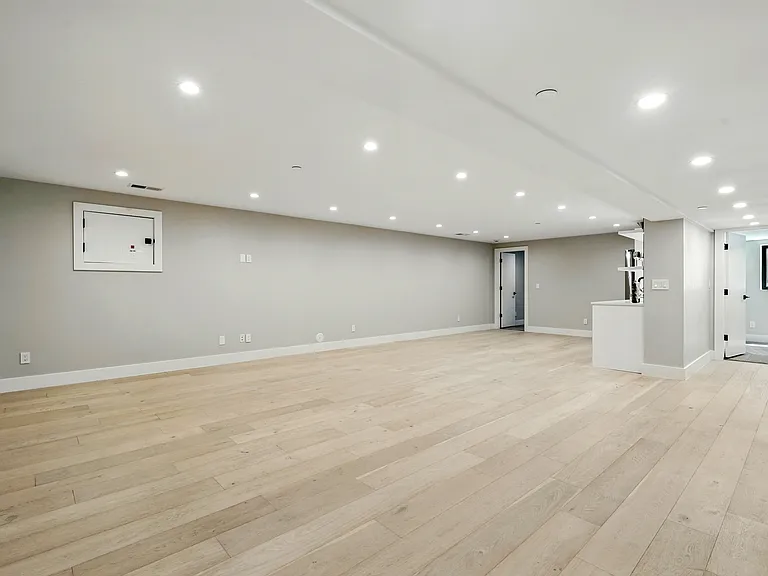 2860 Table Mesa Dr — Photo 36