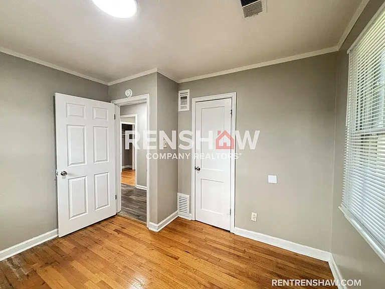 1065 Larry Ln — Photo 16