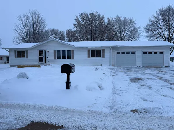 1003 Clayton St, Lake Park, IA 51347