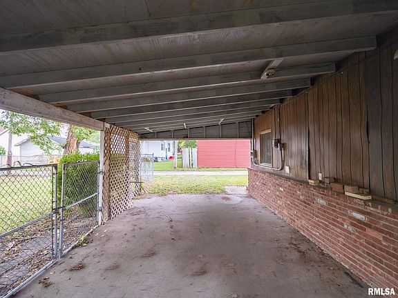 2nd image of 305 S 12th St