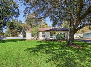 835 5th St, Sealy, TX 77474
