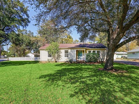 835 5th St Sealy Tx 77474 Zillow