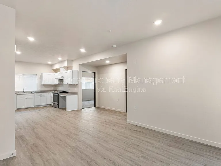Astor Community — Photo 27