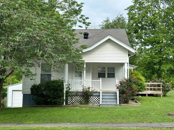 125 S Adams St, Golconda, IL 62938