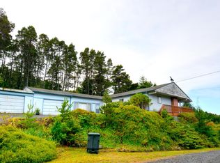 250 NE Sunset St, Yachats, OR 97498