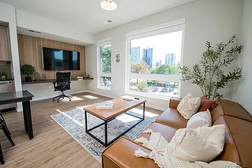 60 E Green St #211 Photo 1