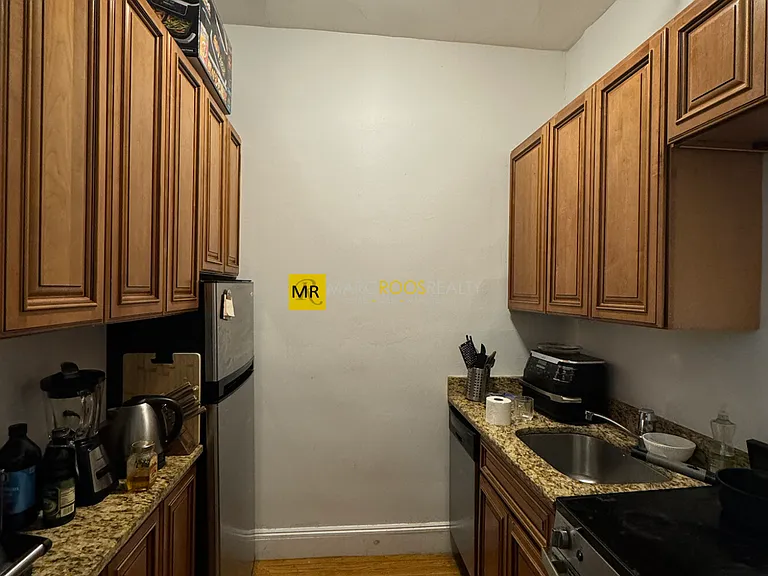 455 Beacon St — Photo 3