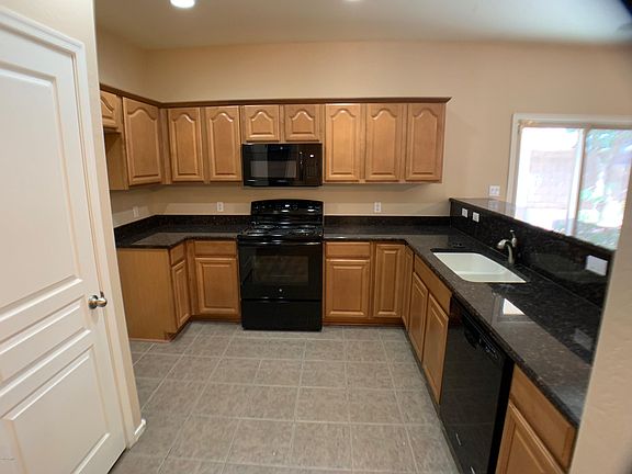 5th image of 8744 W Dreyfus Dr