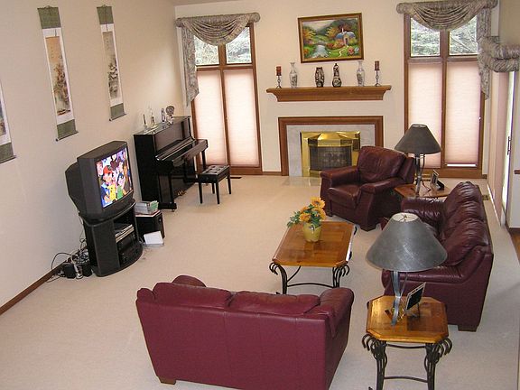3rd image of 1558 Picadilly Dr