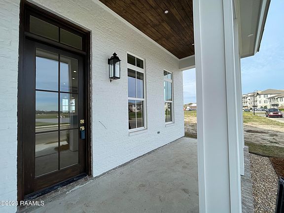 2nd image of 206 Oceans Blvd