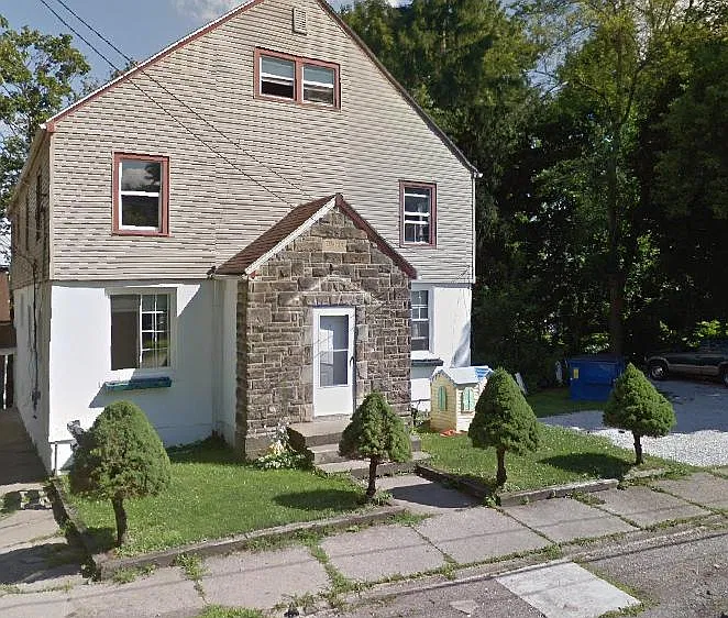 116 W Summit St
