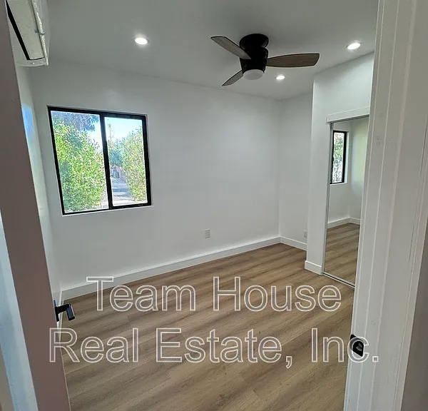 7009 Comanche Ave — Photo 4