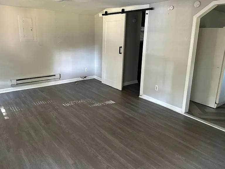 1808 W Davidson Ave — Photo 2