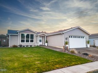 1135 SW Sailfish Loop, Waldport, OR 97394