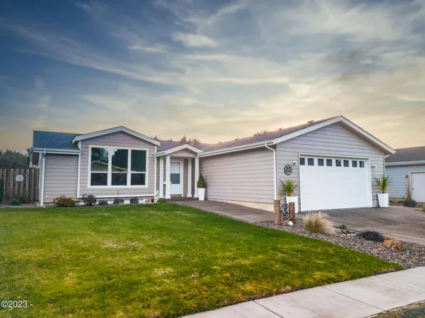 1135 SW Sailfish Loop, Waldport, OR 97394