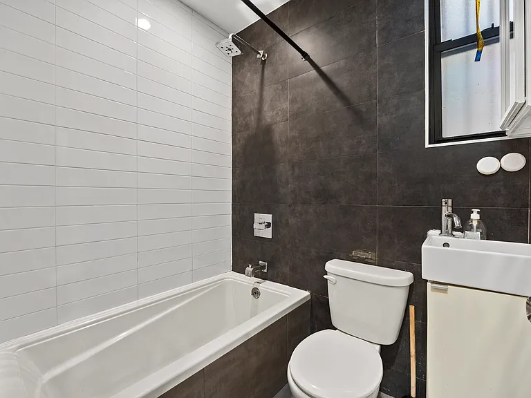 1935 Bergen St #1 — Photo 14