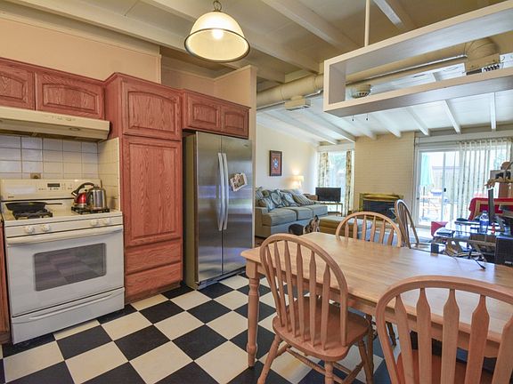 4th image of 1339 Hobson Ave