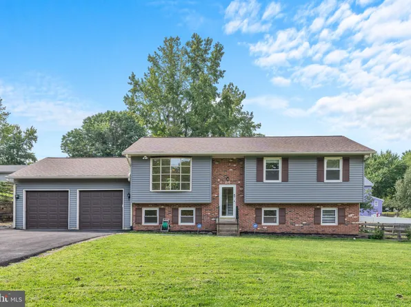 24 Moss Dr, Stafford, VA 22556