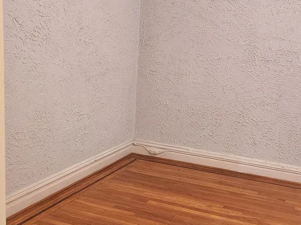 179 Manhattan Avenue image 18 of 19