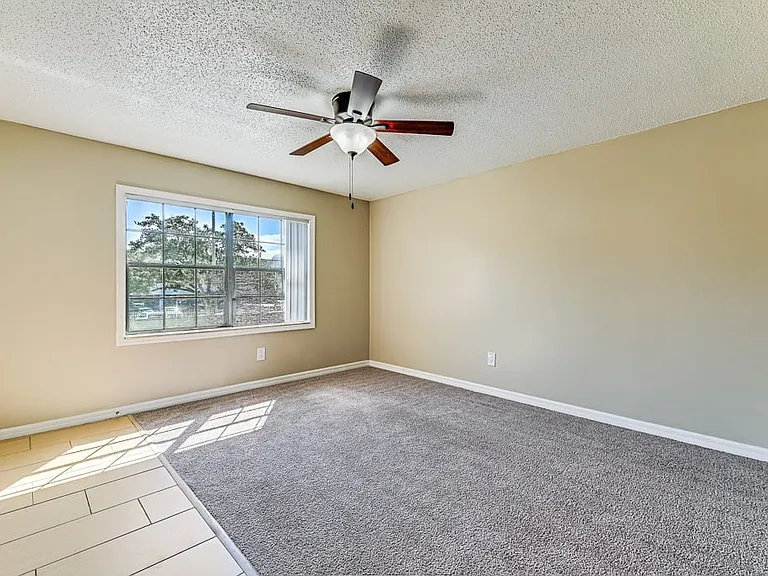 Westminster Chase Apartments — Photo 12