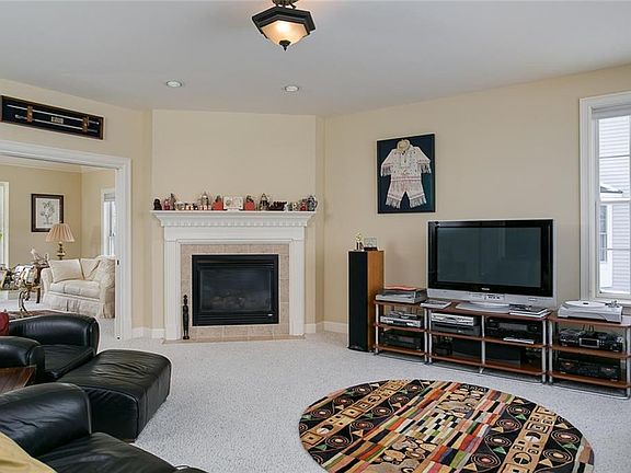 5th image of 7 Lusk Farm Cir