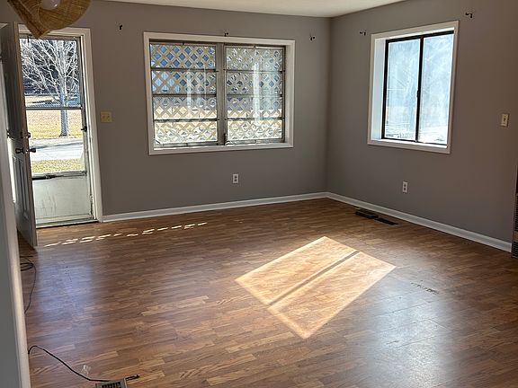 5th image of 155 Hillview Blvd