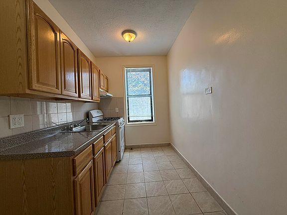 5th image of 4816 30th Ave APT 2C