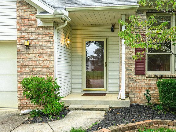 2nd image of 600 W Cyprus Cir