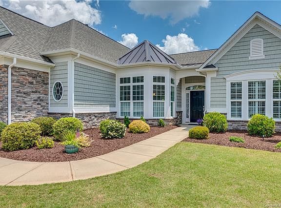 2nd image of 4039 Blackburn Ct