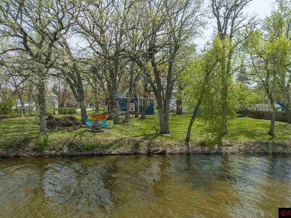 131 N Lakeside St, Lake Crystal, MN 56055