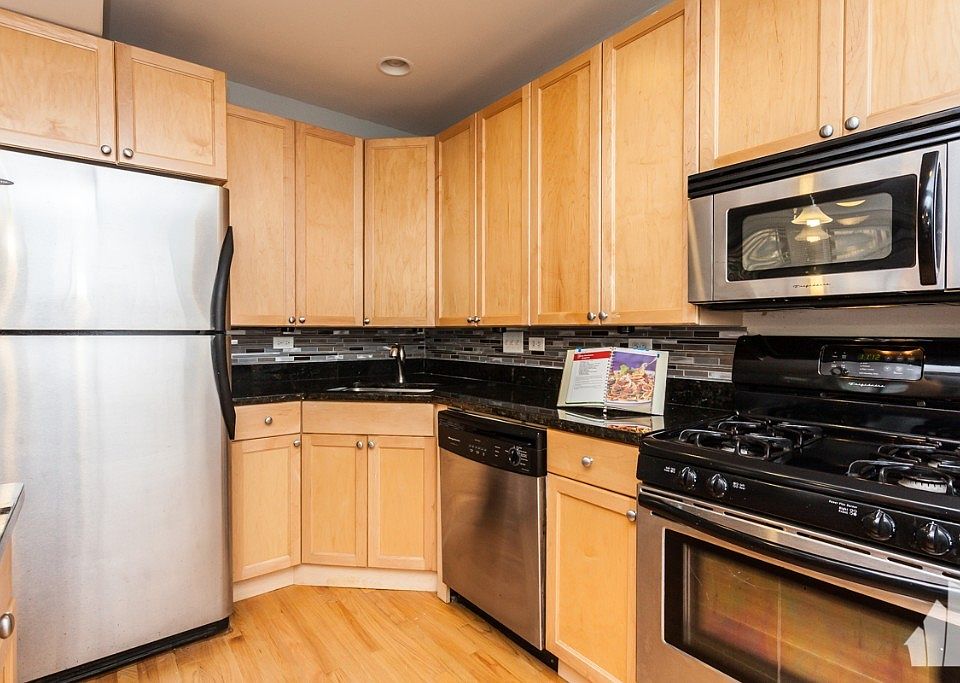 1st image of 7639 N Greenview Ave #Ab