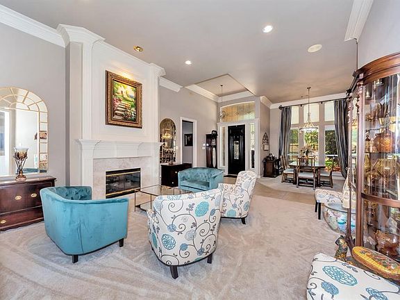 4th image of 1135 Stratford Pl